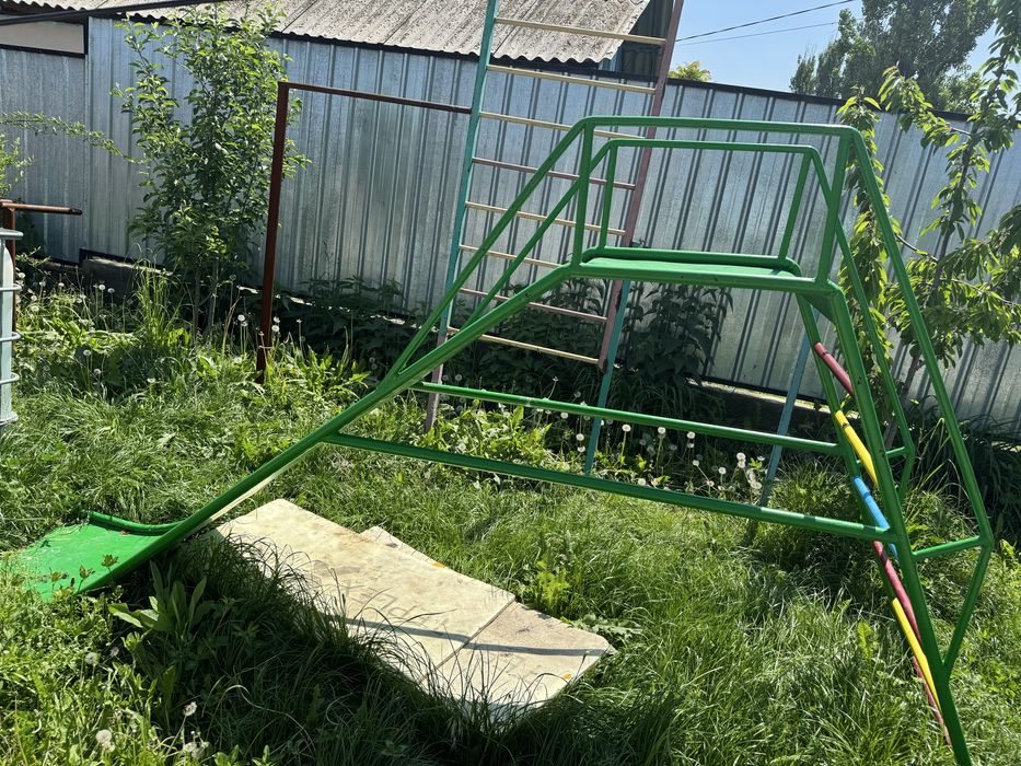 Продам горку детскую