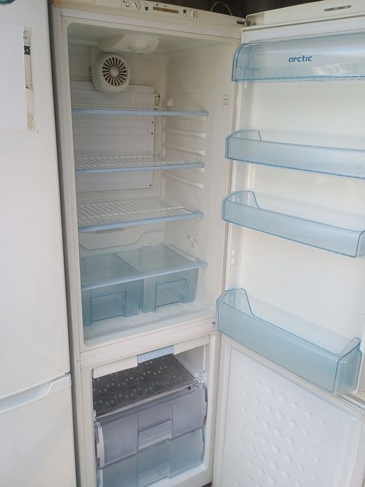 Frigider cu congelator arctic tip combină frigorifică