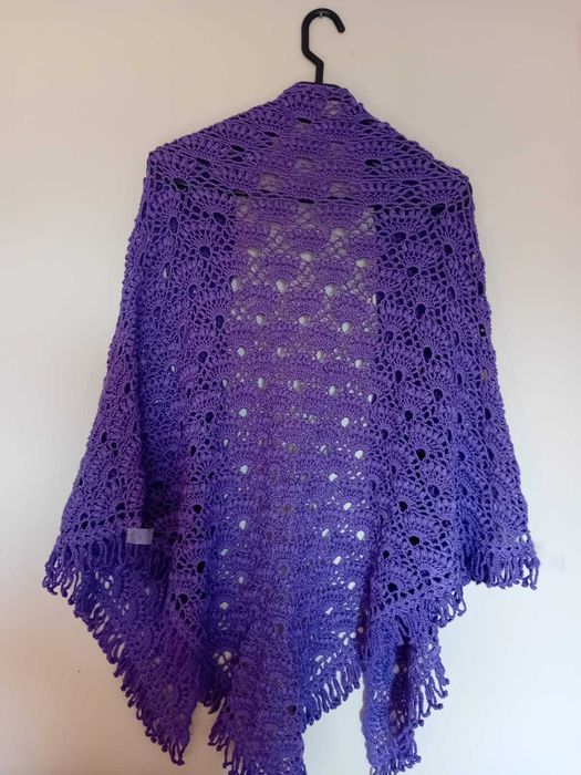 Vând saluri crosetate manual