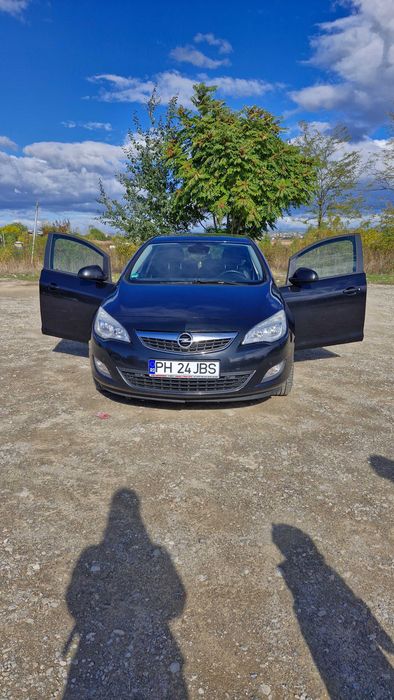 OPEL Astra 2012