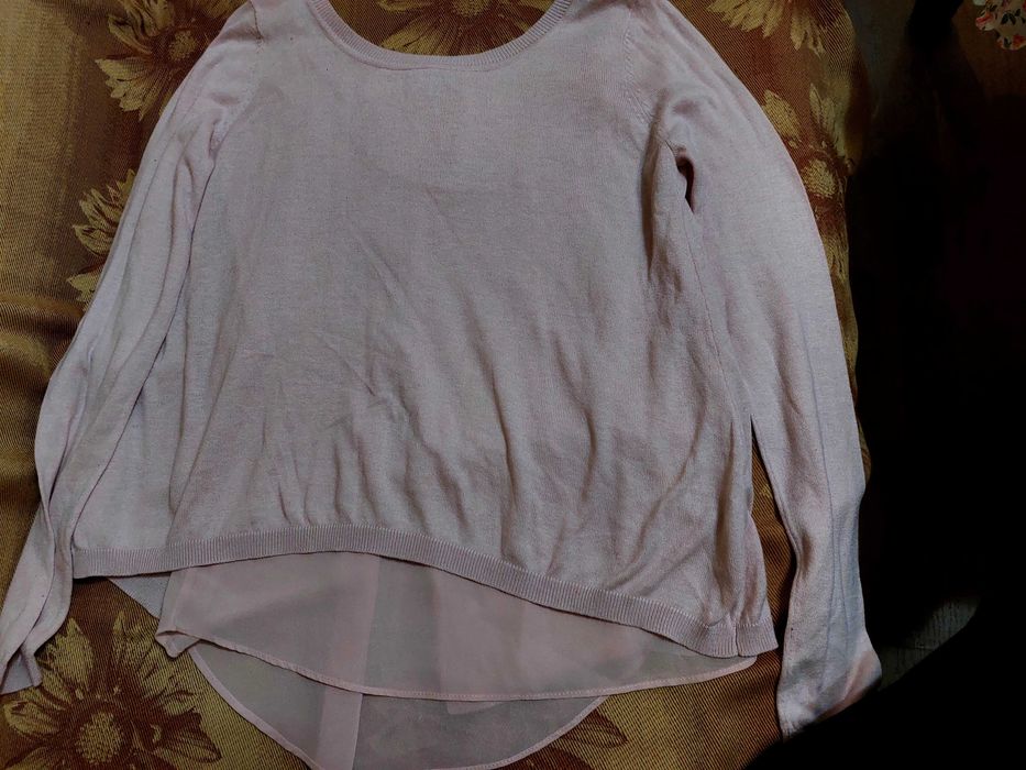 Продавам дамски  блузи и фланели