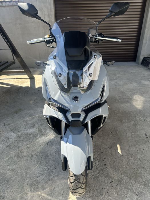 Scuter sym adx 125
