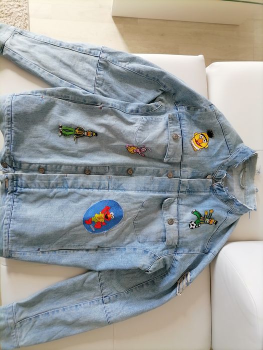 Vand geaca sport blugi de calitate ,import,mar.L