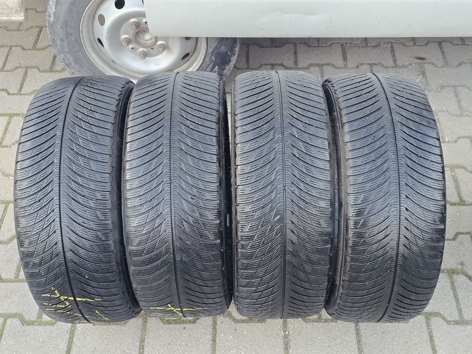 235 45 18 Michelin 4бр