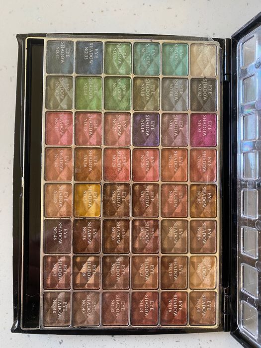 Две палитри сенки за очи Amuse