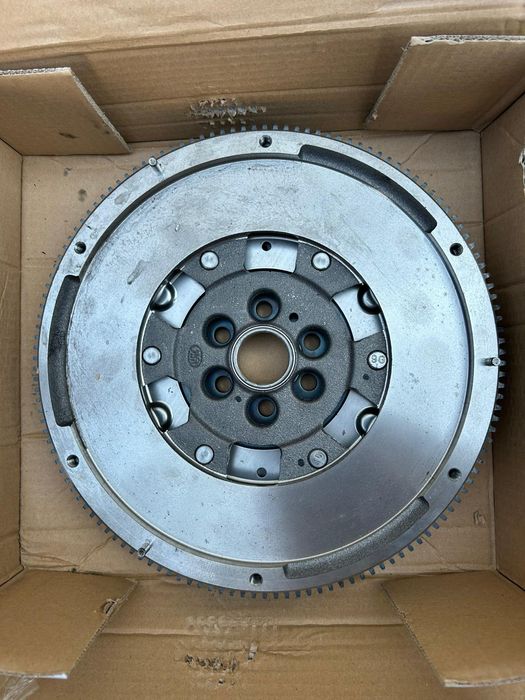 Volanta cu masa dubla Volkswagen Tiguan CBAB, 415045710 Luk