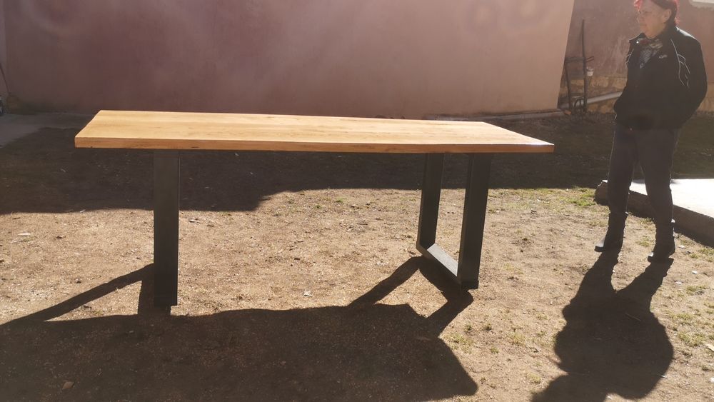 Vând masa din stejar