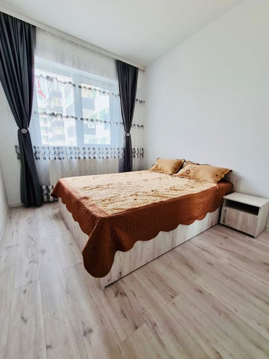 Închiriez studiou complet mobilat