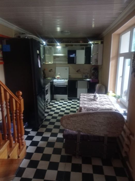 Продаётся двухэтажный дом.