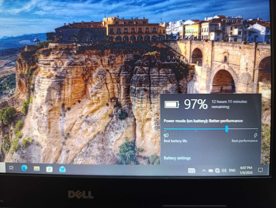 DELL Latitude дисплеи 13,8 инча отлична батерия 500GB SSD 8GB RAM