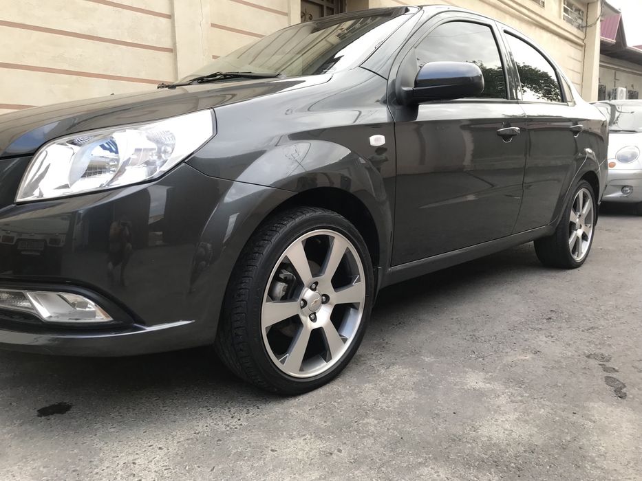 Sotladi yoki obmen Nexia 3 Zavod diskaga 205/45/17 Bolta Diska Balon