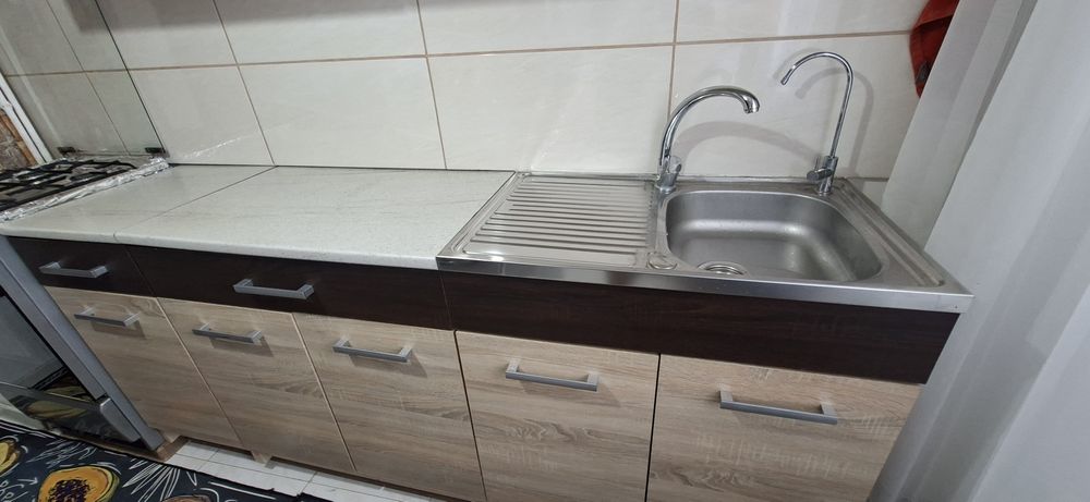 Mobila bucatarie completa cu aragaz si chiuveta