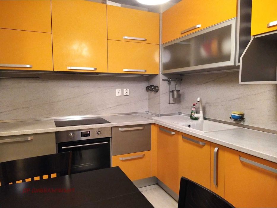 Под наем отличен тристаен,Младост 2 до Метро и Парк