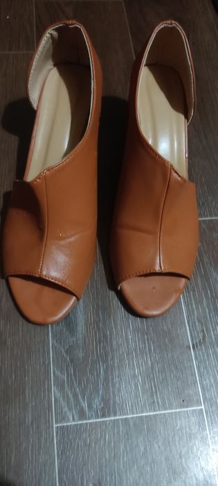 Продам туфли летние