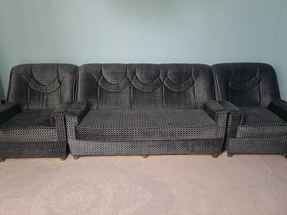 Yumshoq mebel garnituri sotiladi