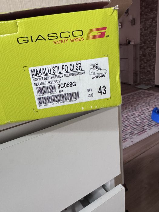 Продам рабочую обувь