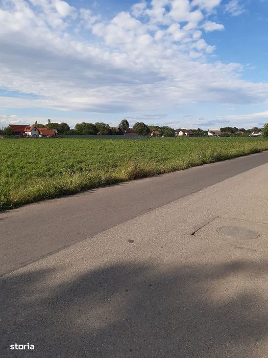 Teren intravilan construibil utilitati asfalt central Lunca Calnicului