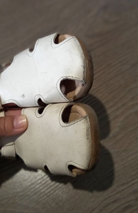 Продам сандалики для девочки 28р