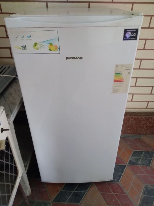 Muzlatgich sotiladi holati yaxshi narxini kelishamiz