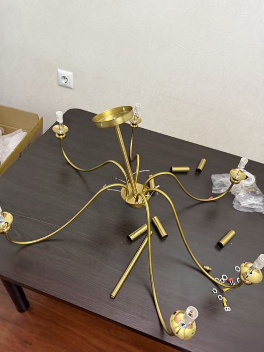 Продам новую люстру