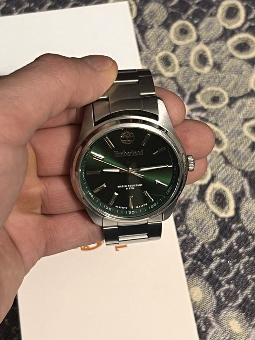 Часы timberland зеленого цвета