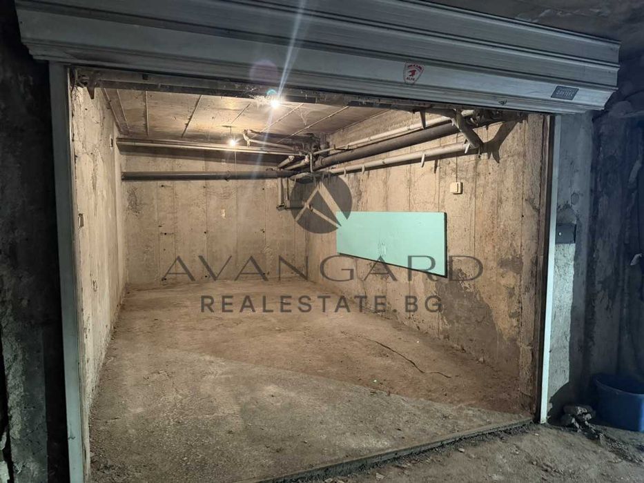 оф.25644 Подземен гараж до Пощата