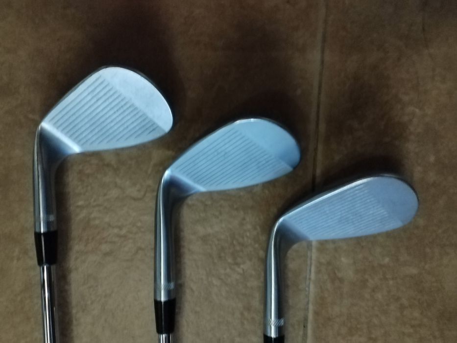 Чанта за голф, стикове и лазер