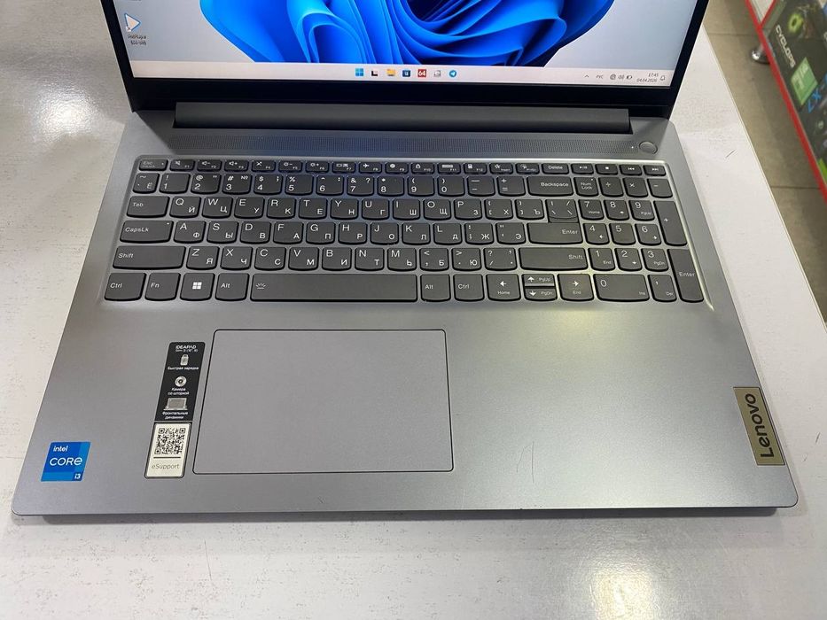 Lenovo core i3-1315U DDR5 8/256 SSD holati ideal