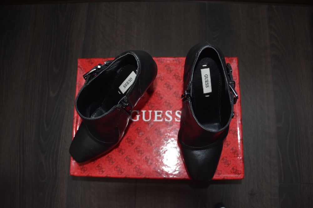 Боти Guess нови