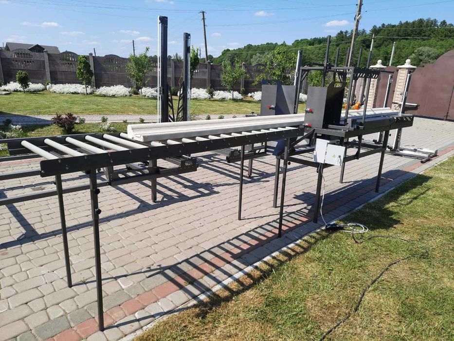 Mașină pentru întărirea decorațiunii fațadelor