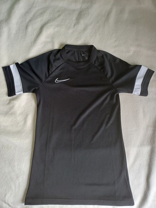 Нови тениски и използвани