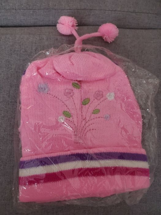 Детска шапка с шал