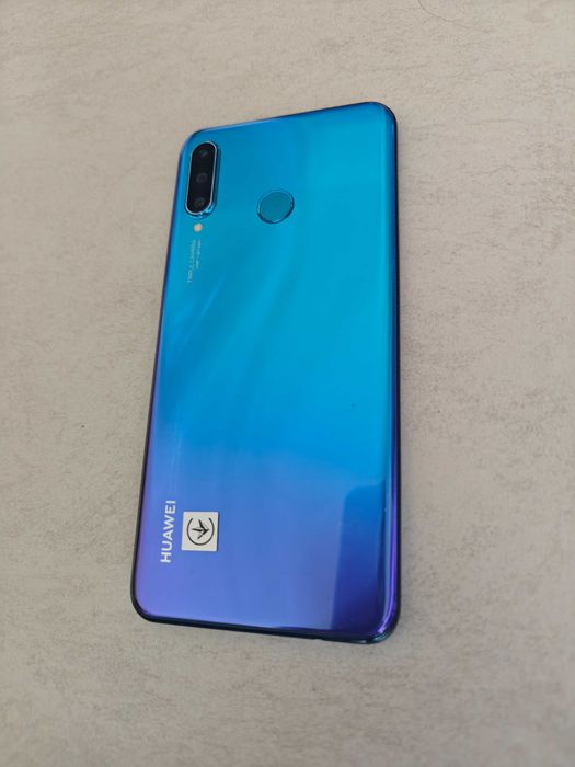 Продавам Смартфон Huawei P30 light, комплект с нови протектори