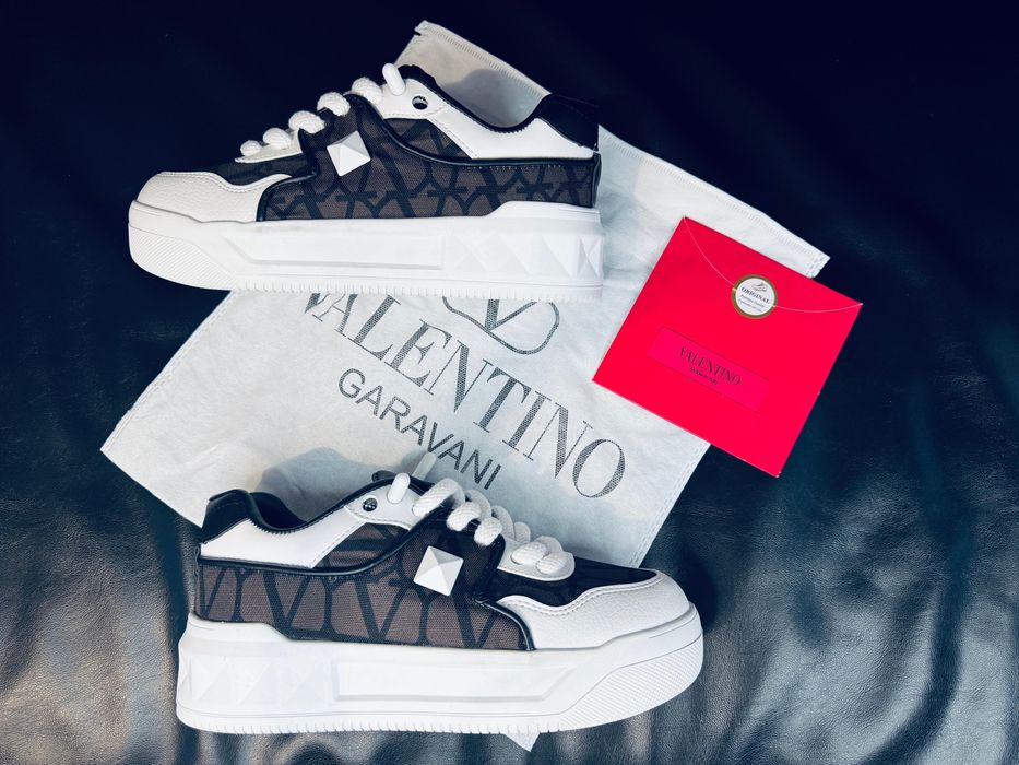 Valentino Garavani One Stud Premium