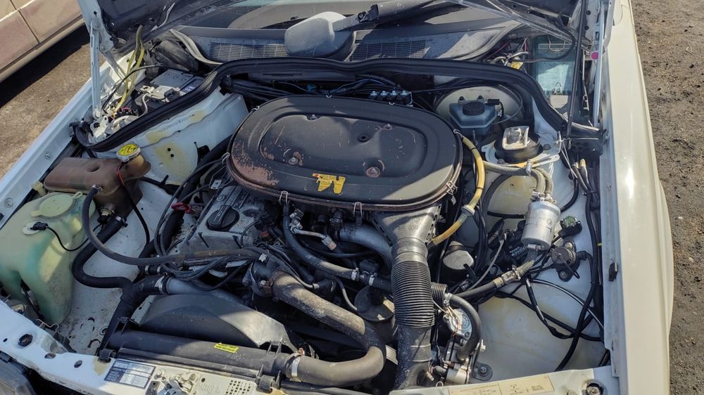 Ляля продается.мерс190.1.8