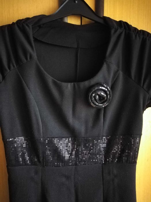 Малки черни парти рокли размер M