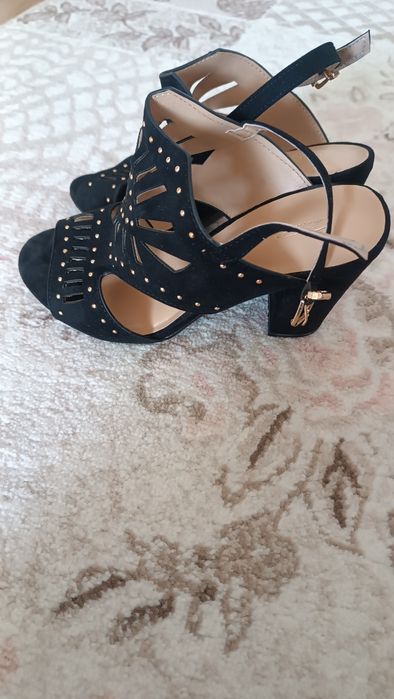 Дамски сандали .