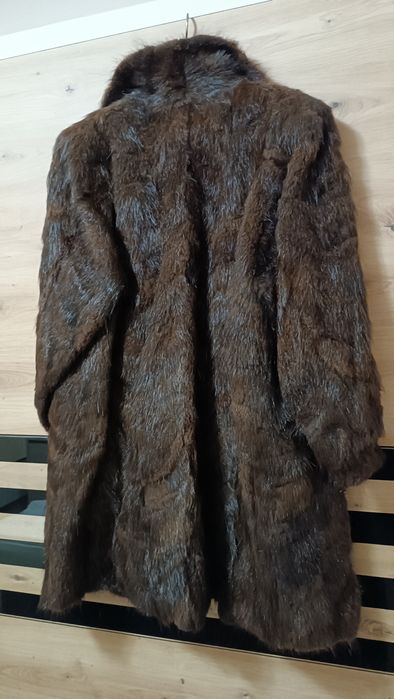 Палто от норка без забележки неразличимо от ново.