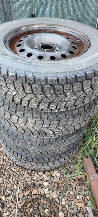 Anvelope/roti  iarna MAXXIS SS-01 PRESA SUV ICE 215/70 R15 98 Q