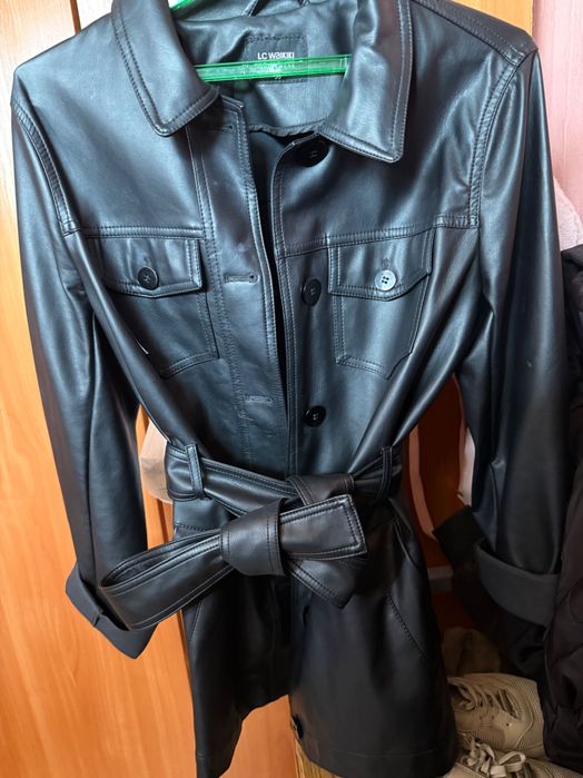 Кожено палтенце хс /с размер ново