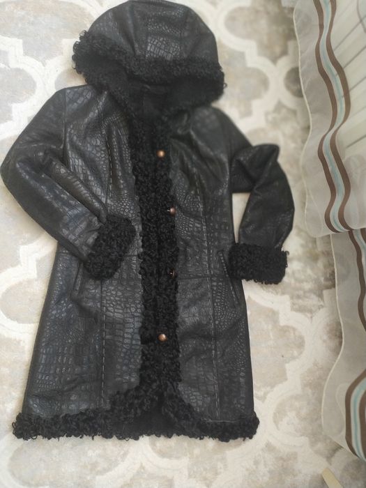 Кожаная дубленка с каракулем 44-46р