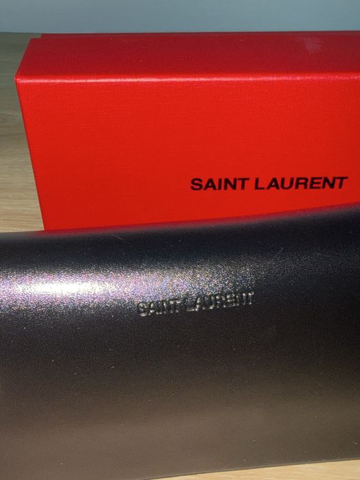Дамски очила Saint Laurent.