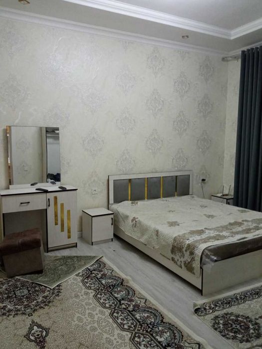 Янгиюль город Дехконобод махалля ул.Самаркандская 10 сот. 2 дома