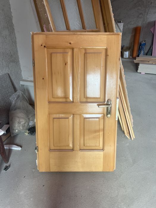 Uși din lemn de brad, interior, diverse dimensiuni