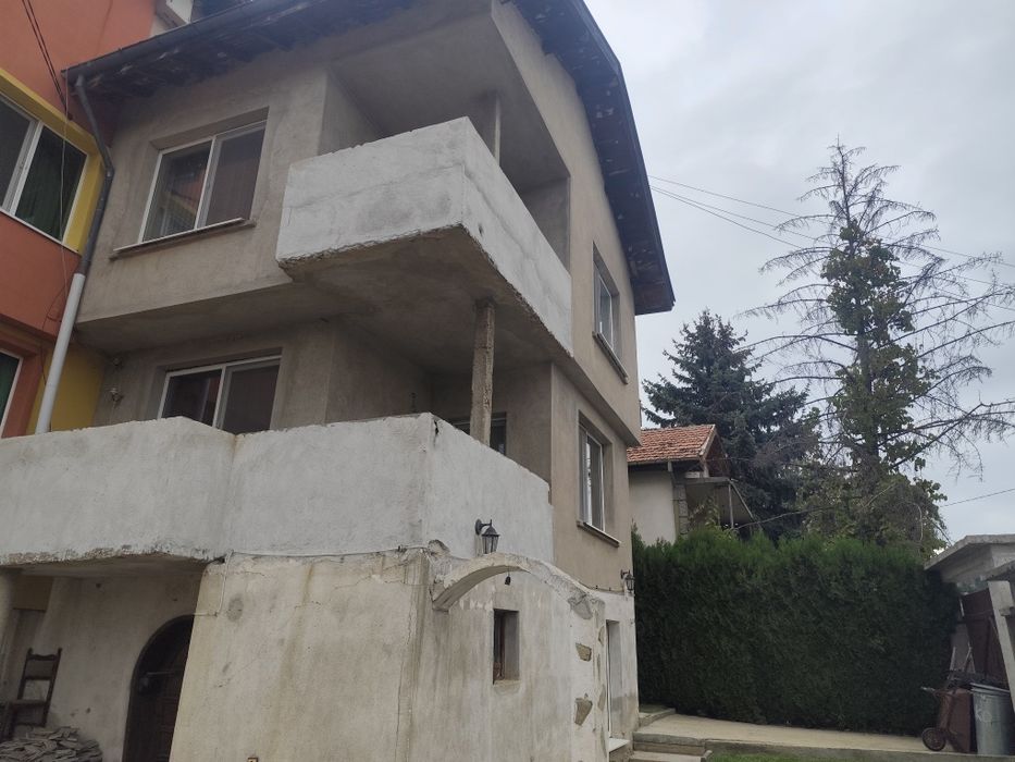 Продавам къща в село Змейово .Стара Загора