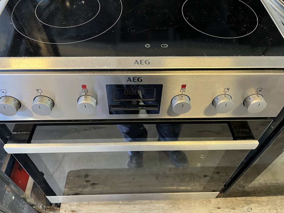 Фурна за вграждане AEG + 4ка керамичен котлон