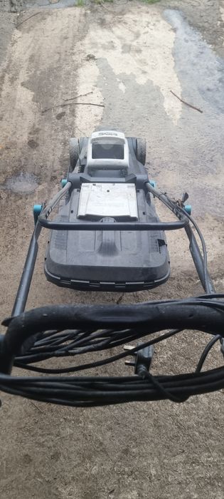 Mașină de tuns gazonul electrice