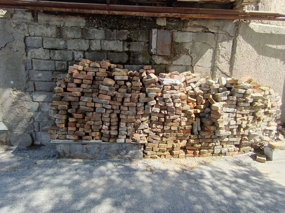 Б/у гишт сотилади