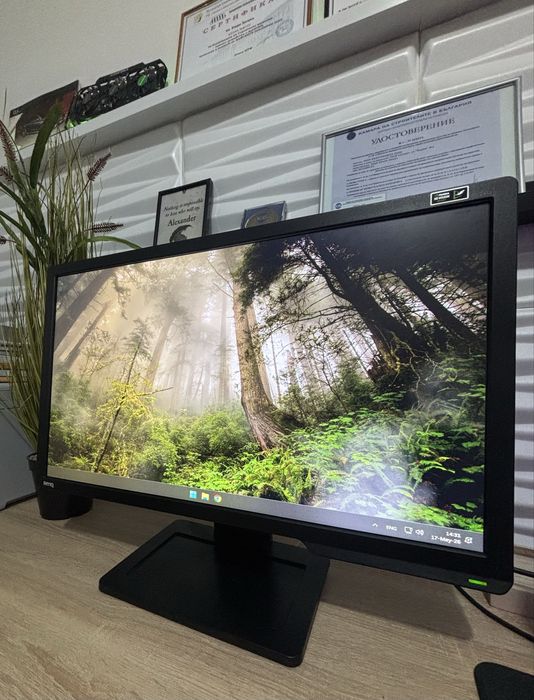Геймърски Монитор BenQ XL2411-B  24" 144hz FullHD