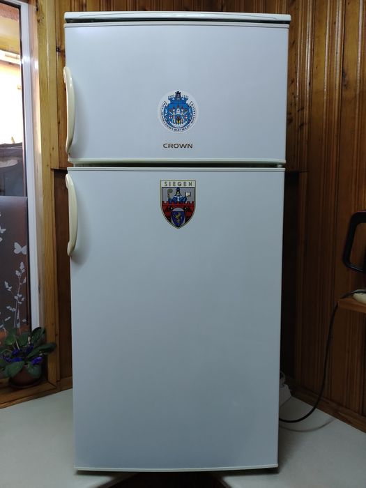 Хладилник с горна камера